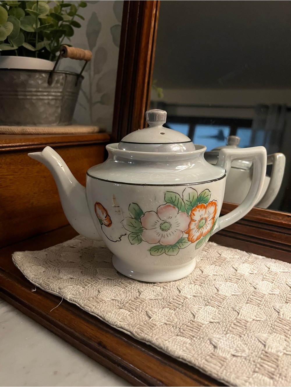 MEPOCO WARE Vintage Hand Painted Japanese Porcelain Tea Pot Iridescent White GUC